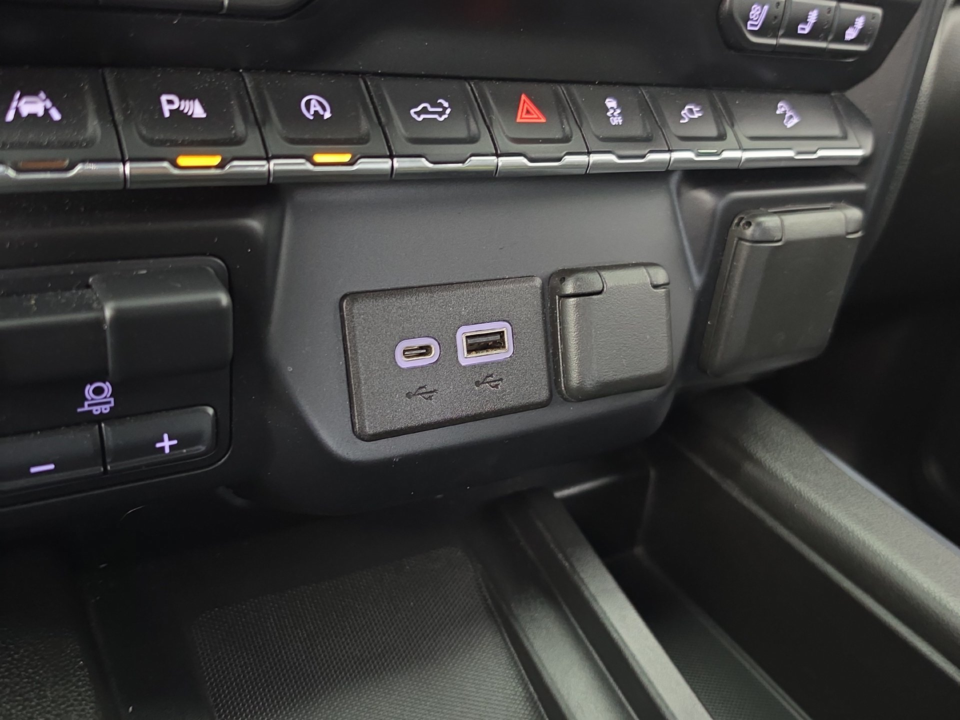 Used 2021 GMC Sierra 1500 AT4 w/ AT4 Value Package AWD/4WD image 31