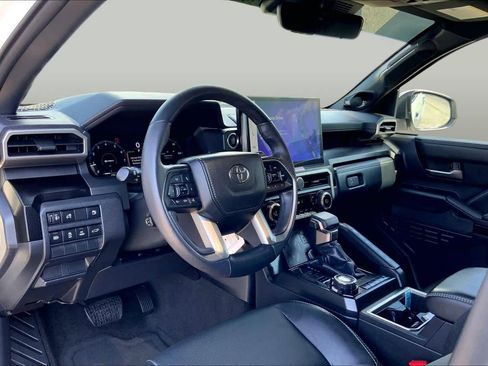 Used 2025 Toyota 4Runner Limited AWD/4WD image 16