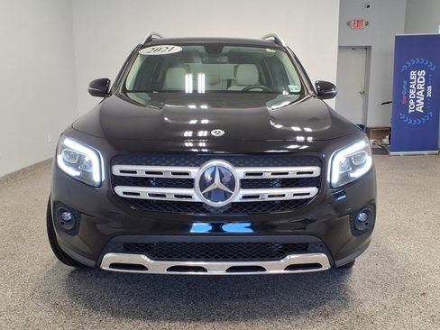 Used 2021 Mercedes-Benz GLB 250 4MATIC image 2