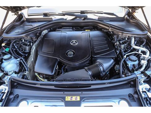 Used 2025 Mercedes-Benz GLC 350e 4MATIC image 24
