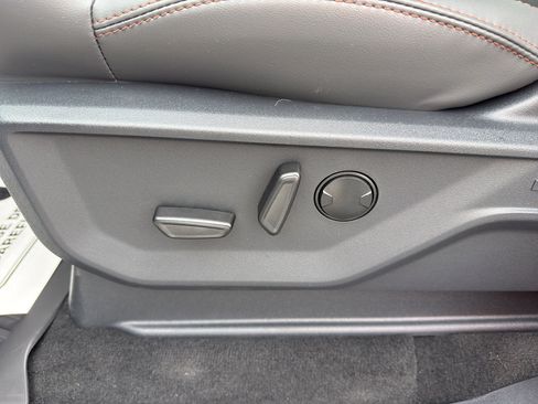 New 2025 Ford Expedition Active image 22