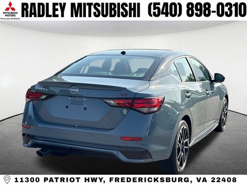 Used 2025 Nissan Sentra SR w/ SR Premium Package FWD image 19