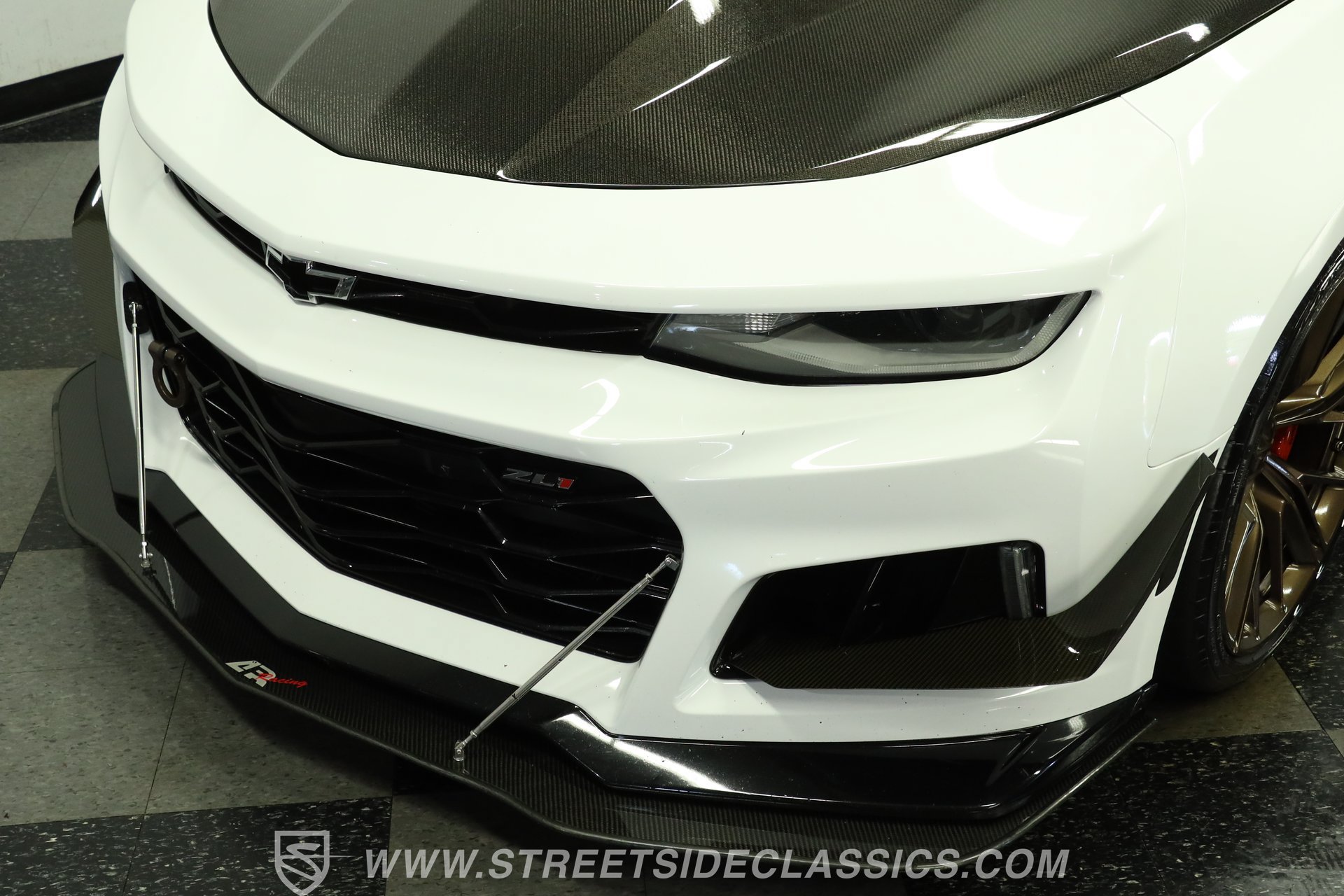 Used 2018 Chevrolet Camaro ZL1 RWD image 19
