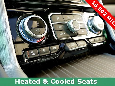 Used 2024 GMC Yukon Denali image 85