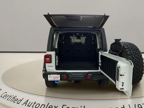 Used 2025 Jeep Wrangler Unlimited Rubicon 4xe w/ Safety Group AWD/4WD image 9