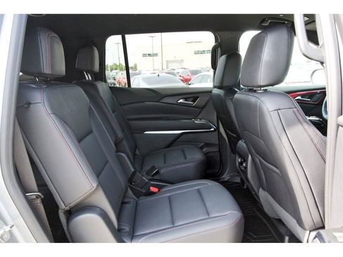 Used 2024 Chevrolet Traverse Z71 AWD/4WD image 10