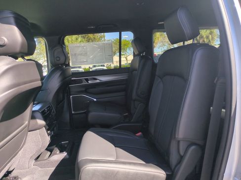 New 2026 Jeep Grand Wagoneer Limited image 15