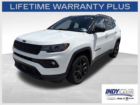 Used 2022 Jeep Compass Latitude w/ Sun and Sound Group AWD/4WD image 1