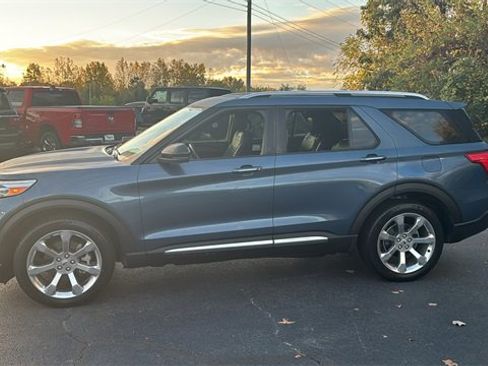 Used 2020 Ford Explorer Platinum w/ Premium Technology Package image 9