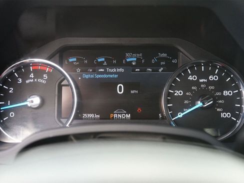 Used 2022 Ford F450 Platinum w/ FX4 Off-Road Package AWD/4WD image 25