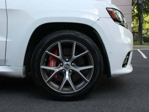 Used 2017 Jeep Grand Cherokee SRT AWD/4WD image 4