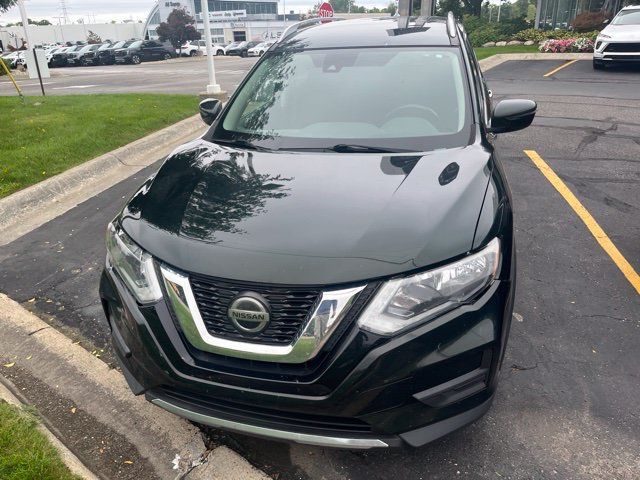 Used 2019 Nissan Rogue SV FWD image 2