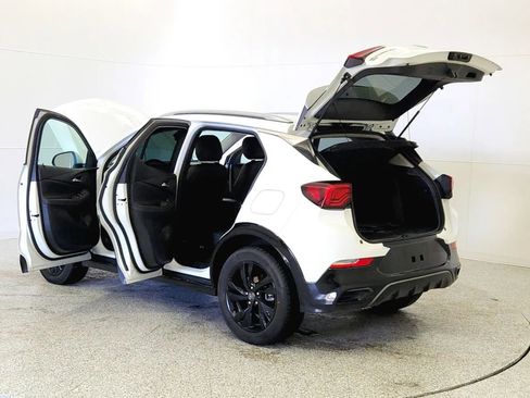 Used 2024 Buick Encore GX Sport Touring image 11