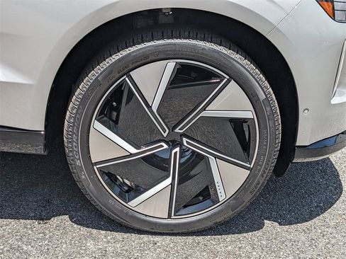 New 2025 Volvo EX90 Plus image 12