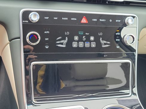 Certified 2026 Genesis GV80 2.5T AWD/4WD image 16