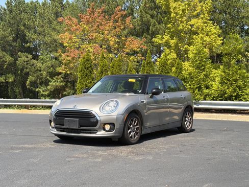 Used 2016 MINI Cooper Clubman FWD image 11