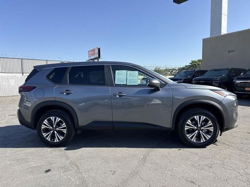 Used 2023 Nissan Rogue SV AWD/4WD image 2