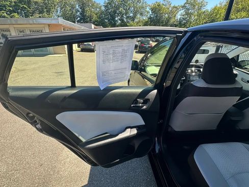 Used 2018 Toyota Prius Two w/ Prius Two Safety Plus Package FWD image 21