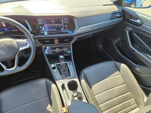 Used 2024 Volkswagen Jetta SE FWD image 16