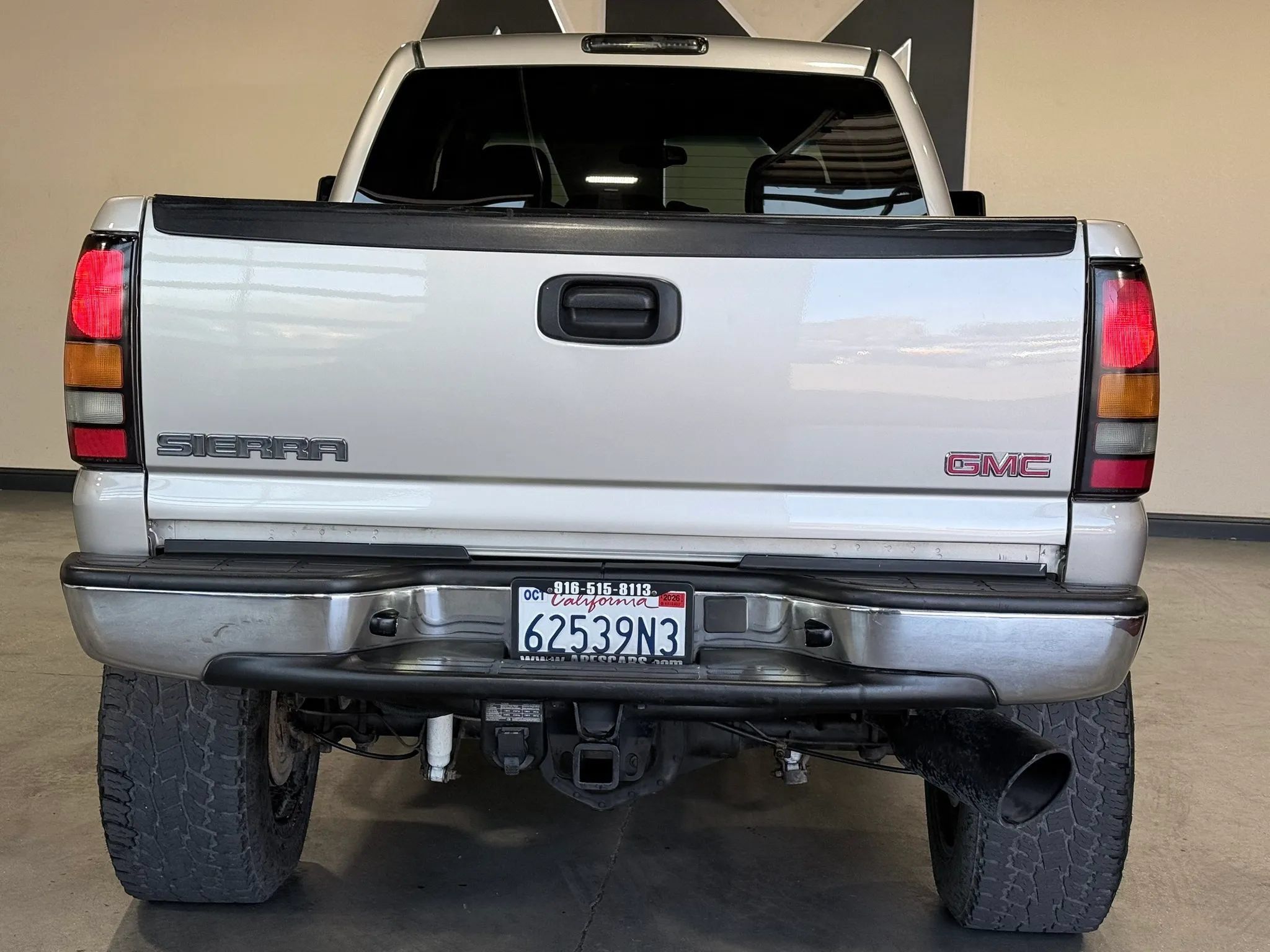 Used 2004 GMC Sierra 2500 SLT w/ Heavy-Duty Power Package AWD/4WD image 5