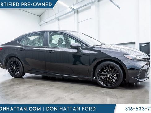 Used 2025 Toyota Camry SE FWD image 30