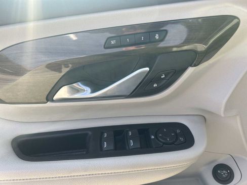 Used 2019 GMC Terrain Denali w/ Advanced Safety Package image 24