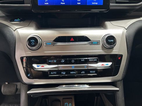 Certified 2020 Ford Explorer XLT w/ Equipment Group 202A AWD/4WD image 22