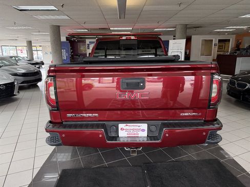 Used 2016 GMC Sierra 1500 Denali w/ Enhanced Driver Alert Package AWD/4WD image 9
