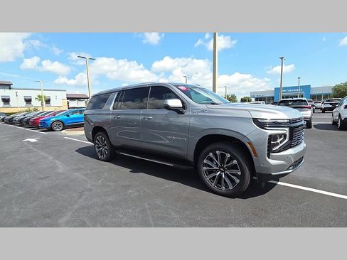 New 2026 Chevrolet Suburban High Country w/ Sun And Tow Package AWD/4WD image 29