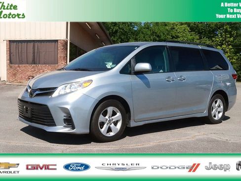 Used 2020 Toyota Sienna LE FWD image 1