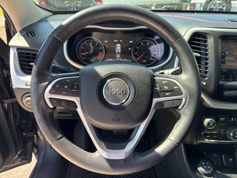 Used 2015 Jeep Cherokee Trailhawk w/ Comfort/Convenience Group image 52