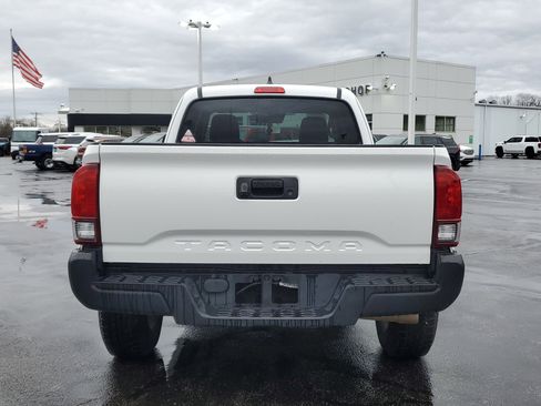 Used 2023 Toyota Tacoma SR image 5