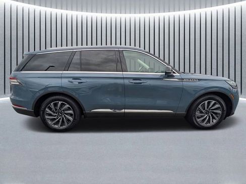 New 2026 Lincoln Aviator 2WD image 2