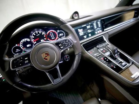 Used 2018 Porsche Panamera 4 Executive image 7