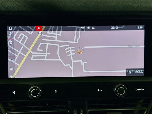 Used 2024 Porsche Macan image 16