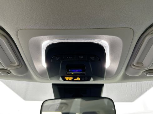 Used 2025 Toyota Corolla LE FWD image 18