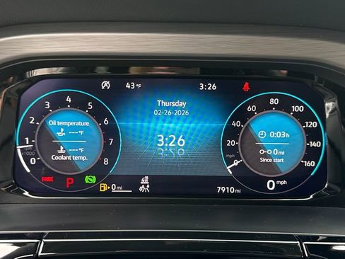 Used 2024 Volkswagen Atlas Cross Sport SE w/ Panoramic Sunroof Package image 17