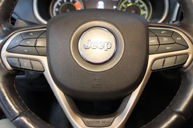 Used 2018 Jeep Cherokee Trailhawk AWD/4WD image 21
