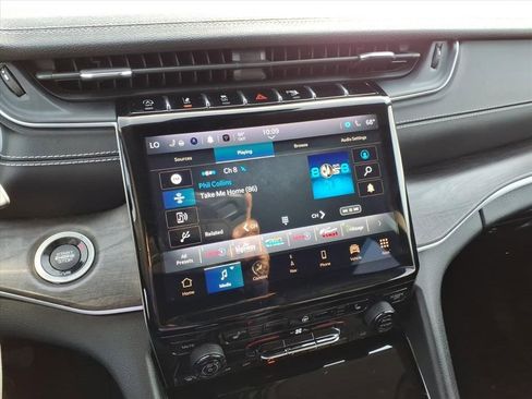 Used 2023 Jeep Grand Cherokee L Limited image 22