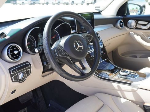 Used 2019 Mercedes-Benz GLC 300 4MATIC image 28