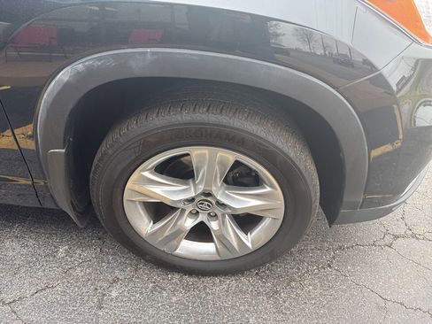 Used 2016 Toyota Highlander Limited image 22