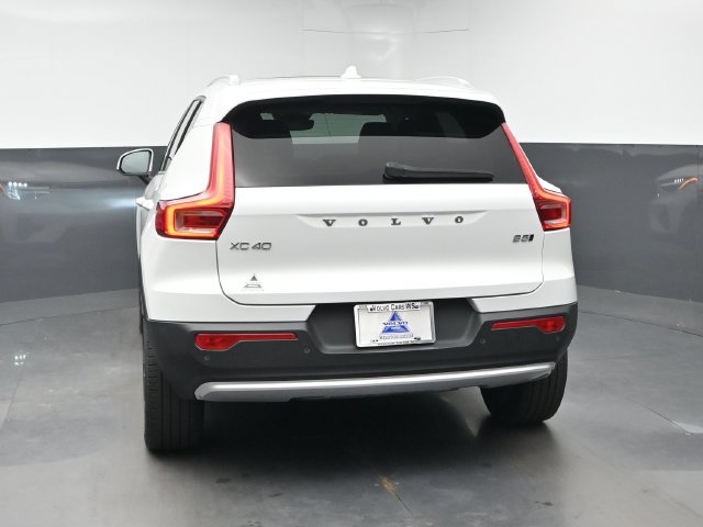 Used 2024 Volvo XC40 B5 Plus w/ Climate Package AWD/4WD image 7