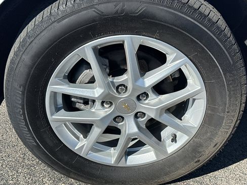 Used 2024 Chevrolet Equinox LT w/ LPO, Floor Liner Package AWD/4WD image 9