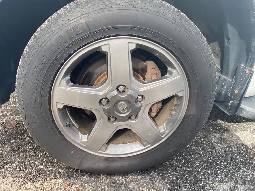 Used 2012 Toyota Sequoia SR5 AWD/4WD image 4