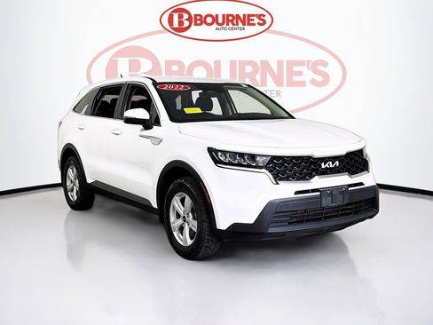 Used 2022 Kia Sorento LX image 1