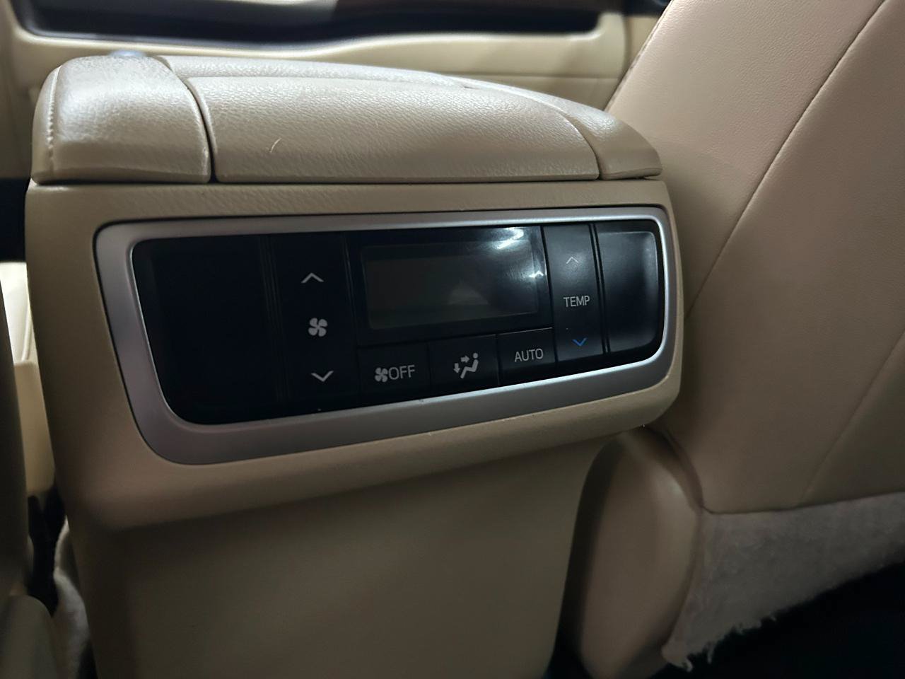 Used 2016 Toyota Highlander Limited AWD/4WD image 16