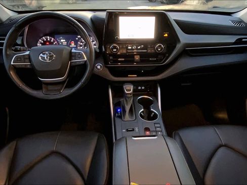 Used 2023 Toyota Highlander XLE image 15