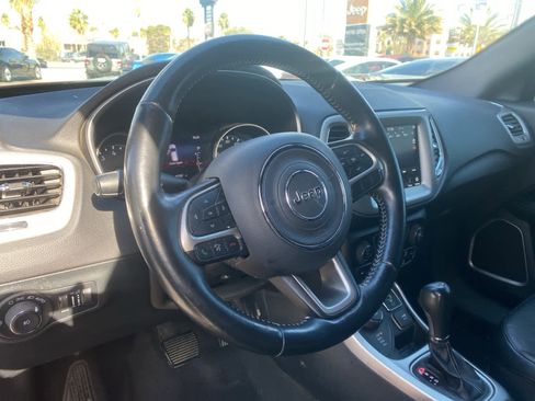 Used 2021 Jeep Compass Latitude image 14