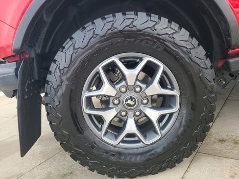 Used 2021 Ford Bronco Badlands image 10