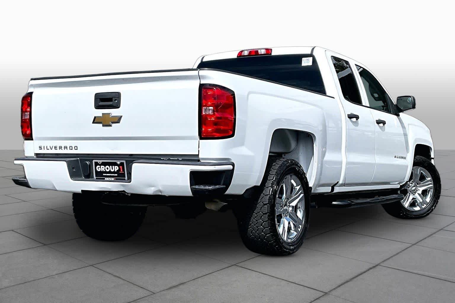 Used 2017 Chevrolet Silverado 1500 Custom w/ Custom Convenience Package RWD image 13